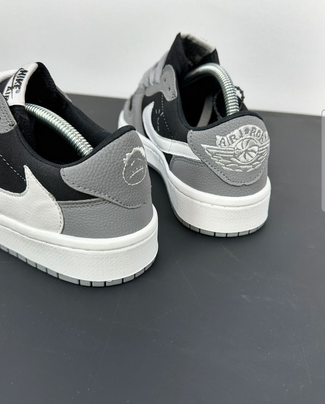 NIKE Air Jordan 1 Low Travis Scott