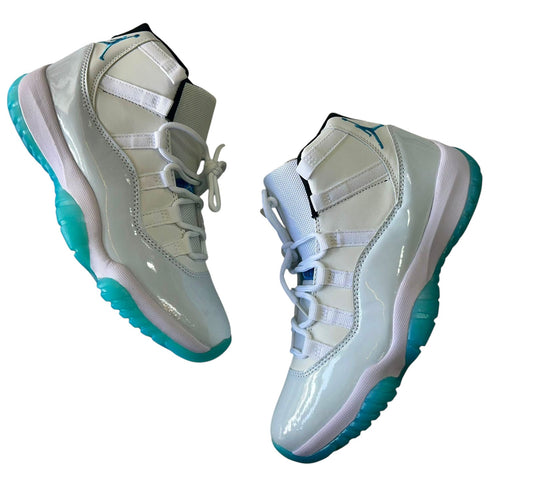 NIKE Air Jordan 11