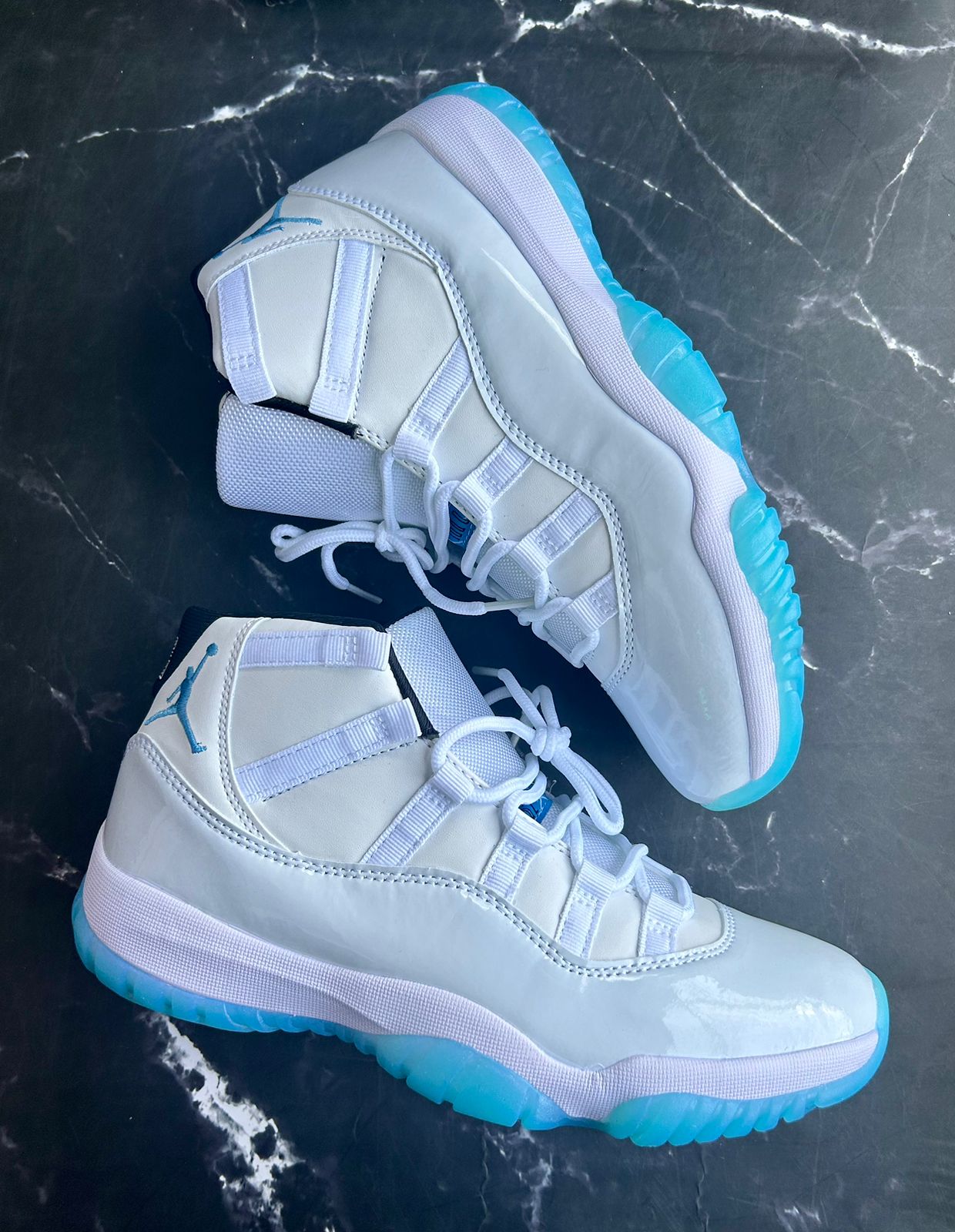 NIKE Air Jordan 11