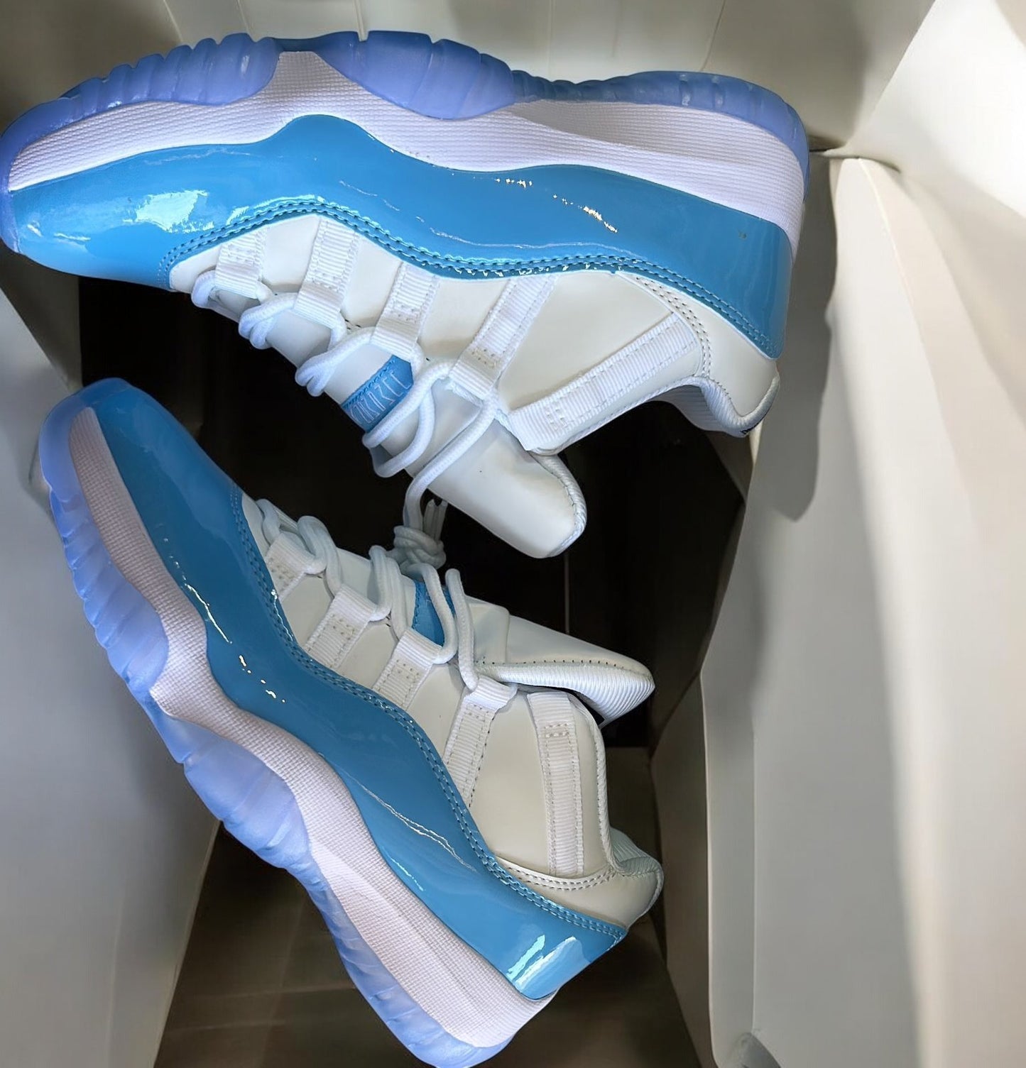 NIKE Air Jordan 11 Blue